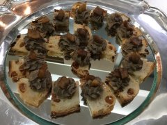 Tavuk ciğeri pate biberli armut ile
