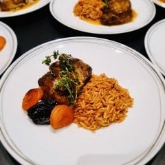 Kuzu İncik Karamelize Kayısı ve Erikli & Arpa Şehriye ile